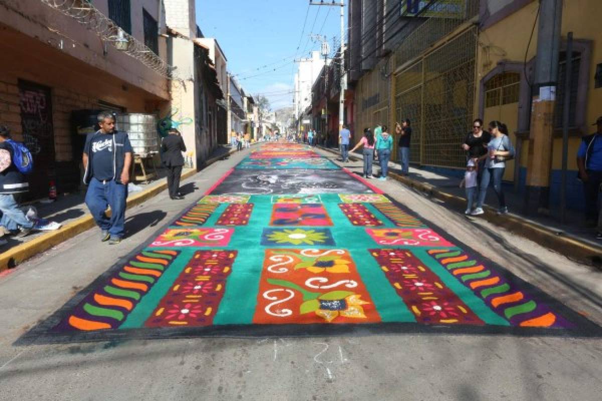 FOTOS: Alfombras con color y tradición en Tegucigalpa