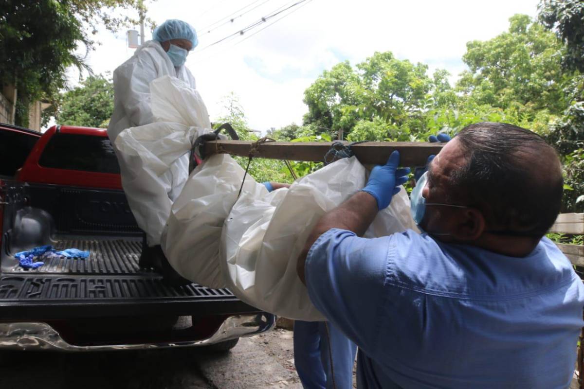 El cadáver desmembrado fue traslado a la morgue capitalina.