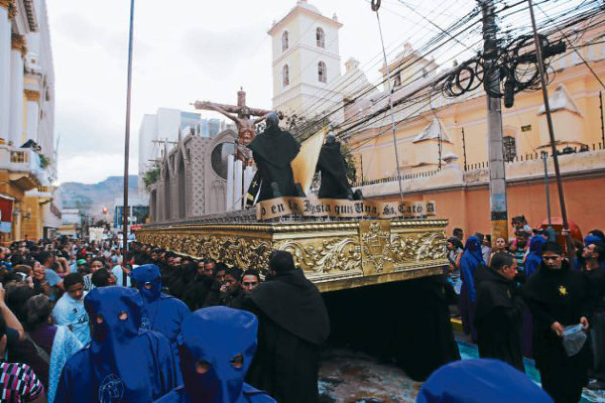 Unidos por la fe en el Santo Entierro