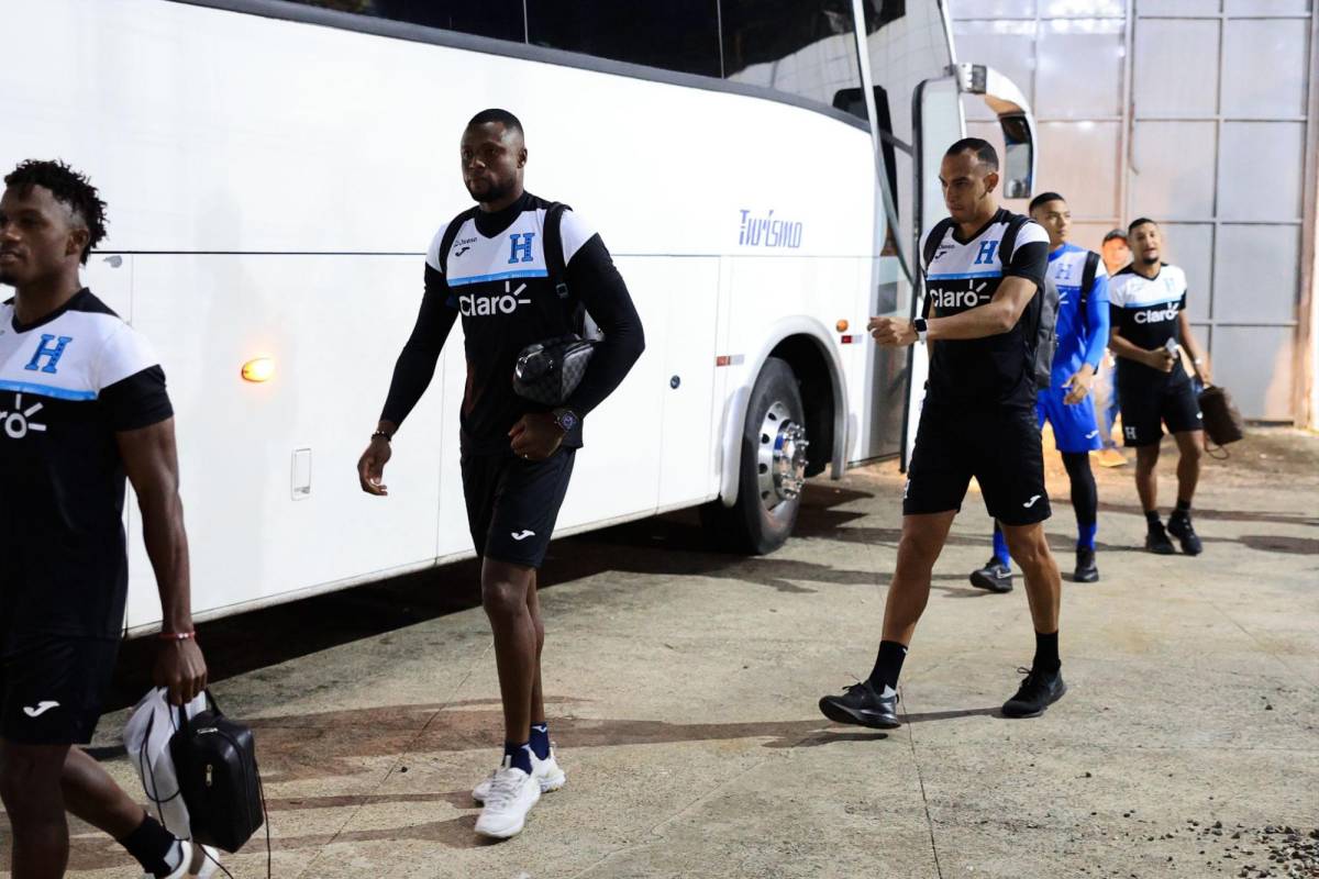 Arboleda se pone la camisa de la Selección de Honduras: Así fue el primer entreno