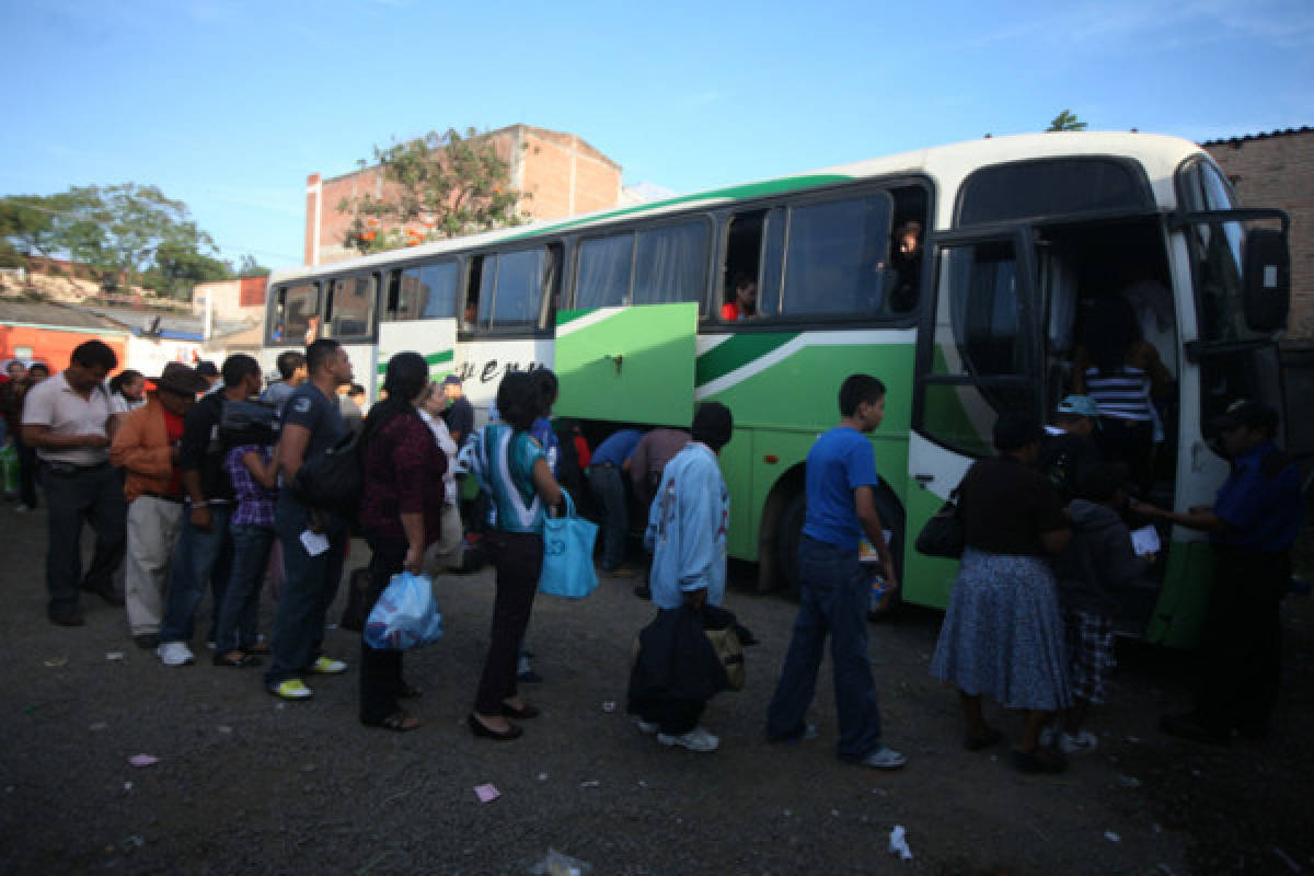 Éxodo de viajeros en la capital de Honduras