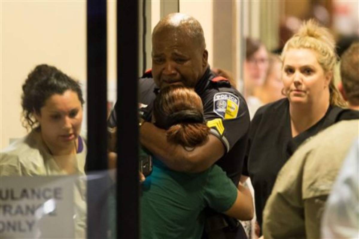 Estados Unidos: Cinco policías muertos a tiros en protesta en Dallas  