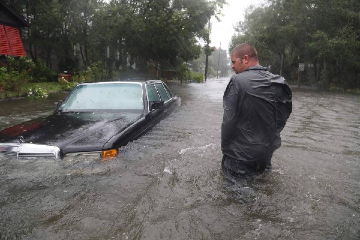 Huracán Matthew inunda calles de Jacksonville  