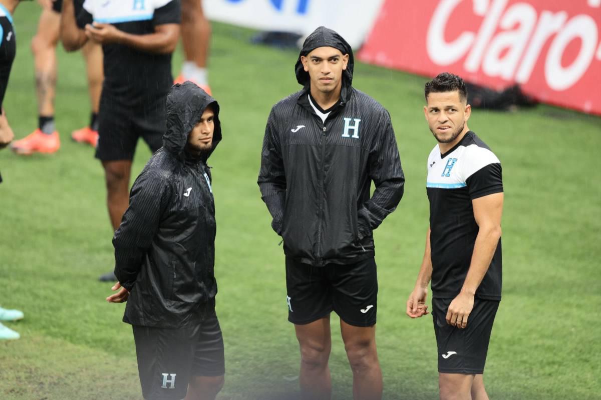 Honduras entrena bajo la lluvia previo al juego ante México por la Nations League