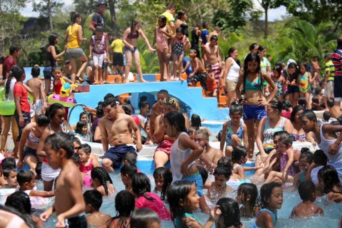 Turistas aprovecharon el último chapuzón