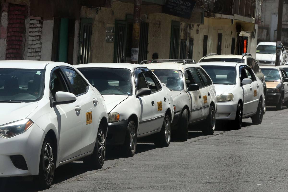 Taxistas del DC exigen bono compensatorio y advierten paro