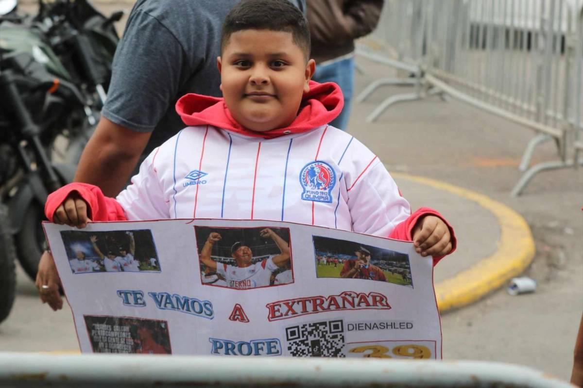 En fotos: Así fue la triste despedida de Pedro Troglio tras perder final ante Motagua