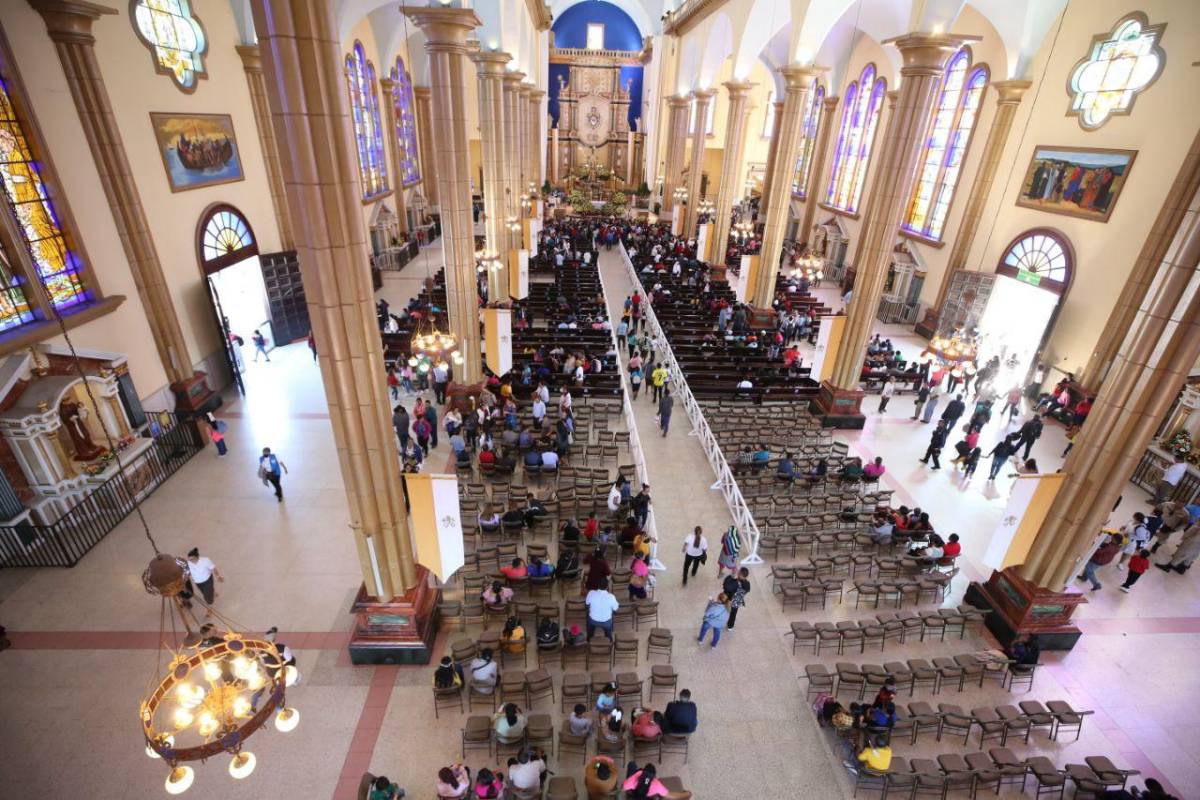 Así lucía la Basílica a horas de que se lleve a cabo la alborada.