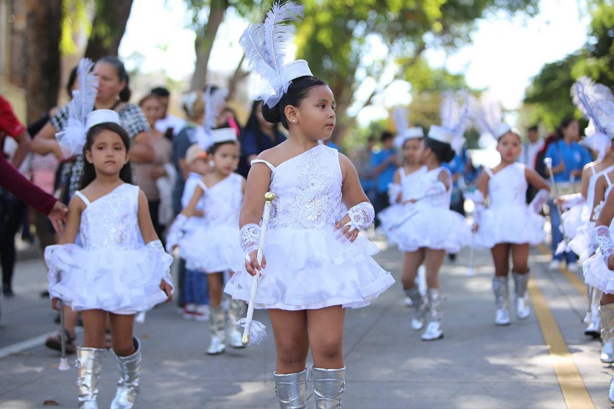 Con amor a la Patria, así desfilaron alumnos de prebásica de San Felipe al Guanacaste