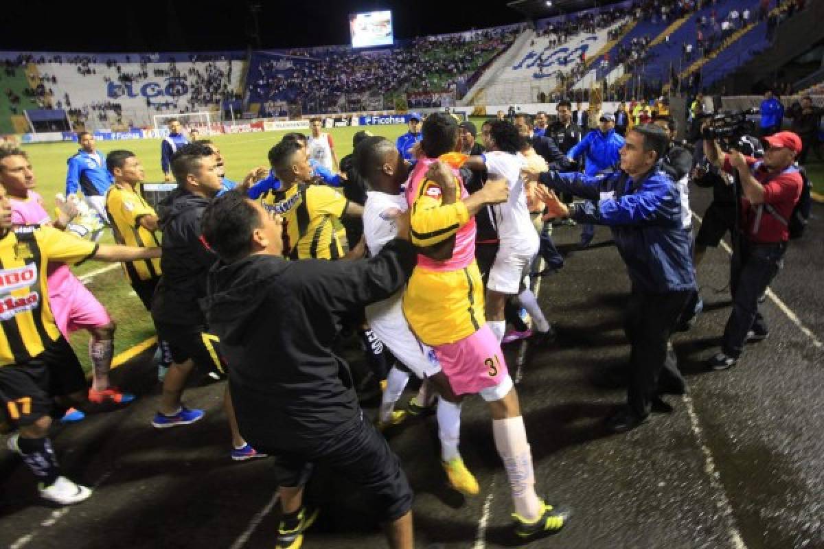 VIDEO: El zafarrancho entre jugadores de Olimpia y Real España