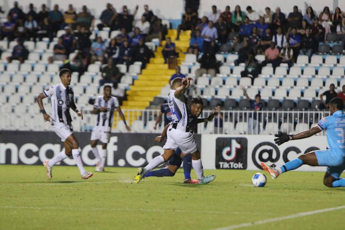 Motagua golea al Tauro de Panamá en la Copa Centroamericana