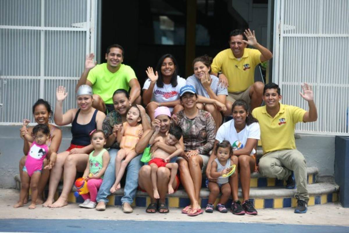 Solidaridad bajo el agua para los niños especiales de Honduras