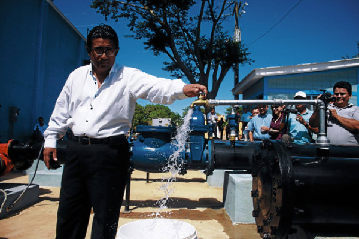 Inauguran nueva estación de bombeo foto