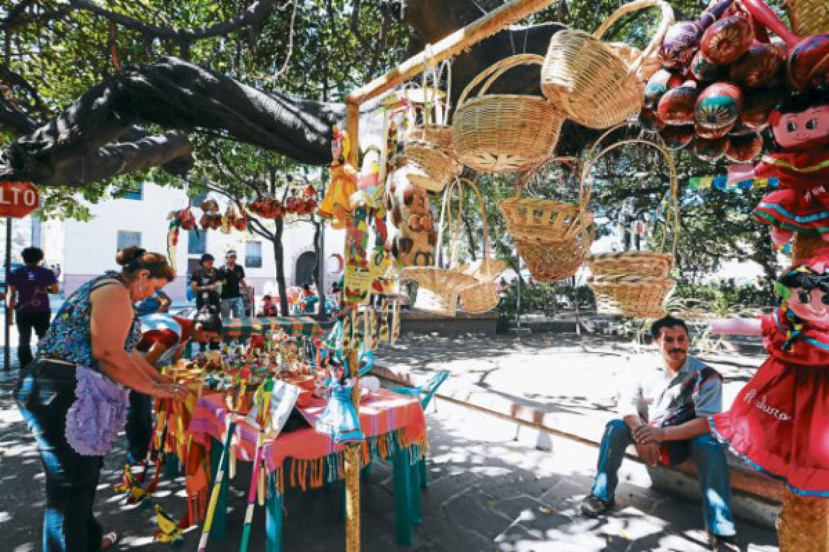 Alborada, eucaristía y feria en festejo de Comayagüela