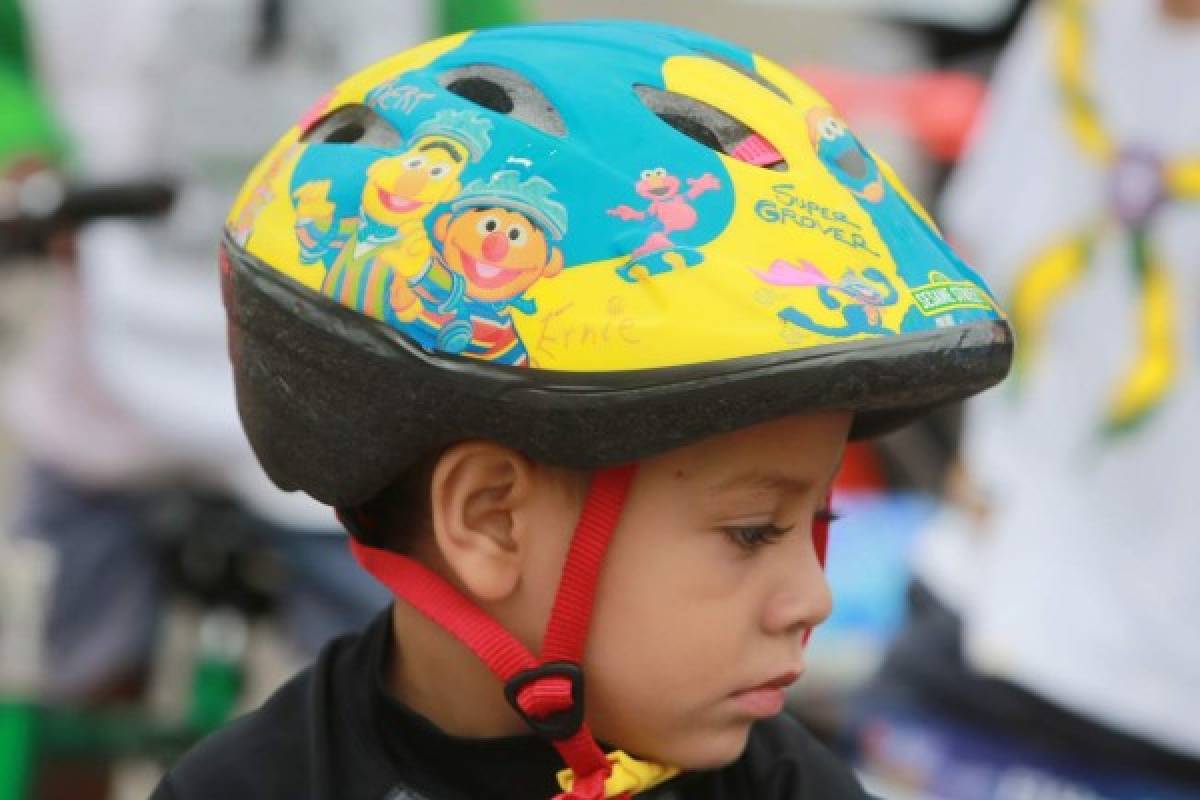 Pasarela deportiva en la Vuelta Ciclística Infantil