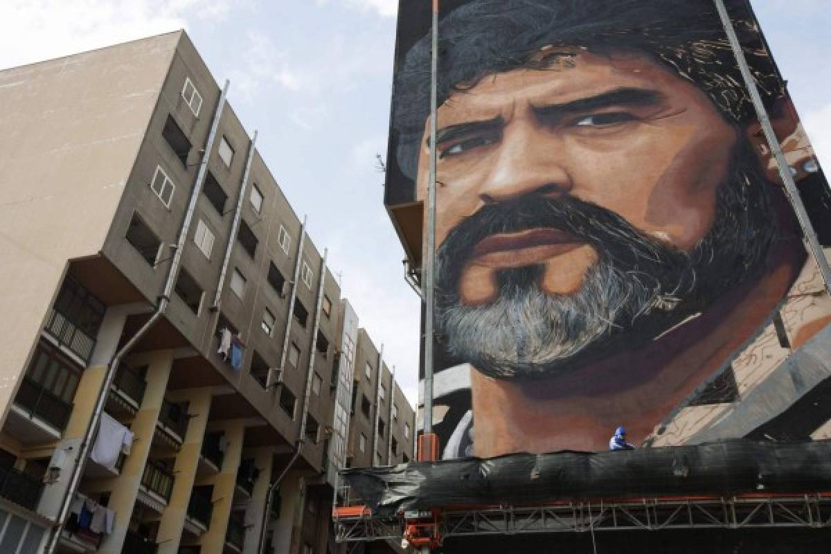 Diego Maradona, el diez argentino en un mural