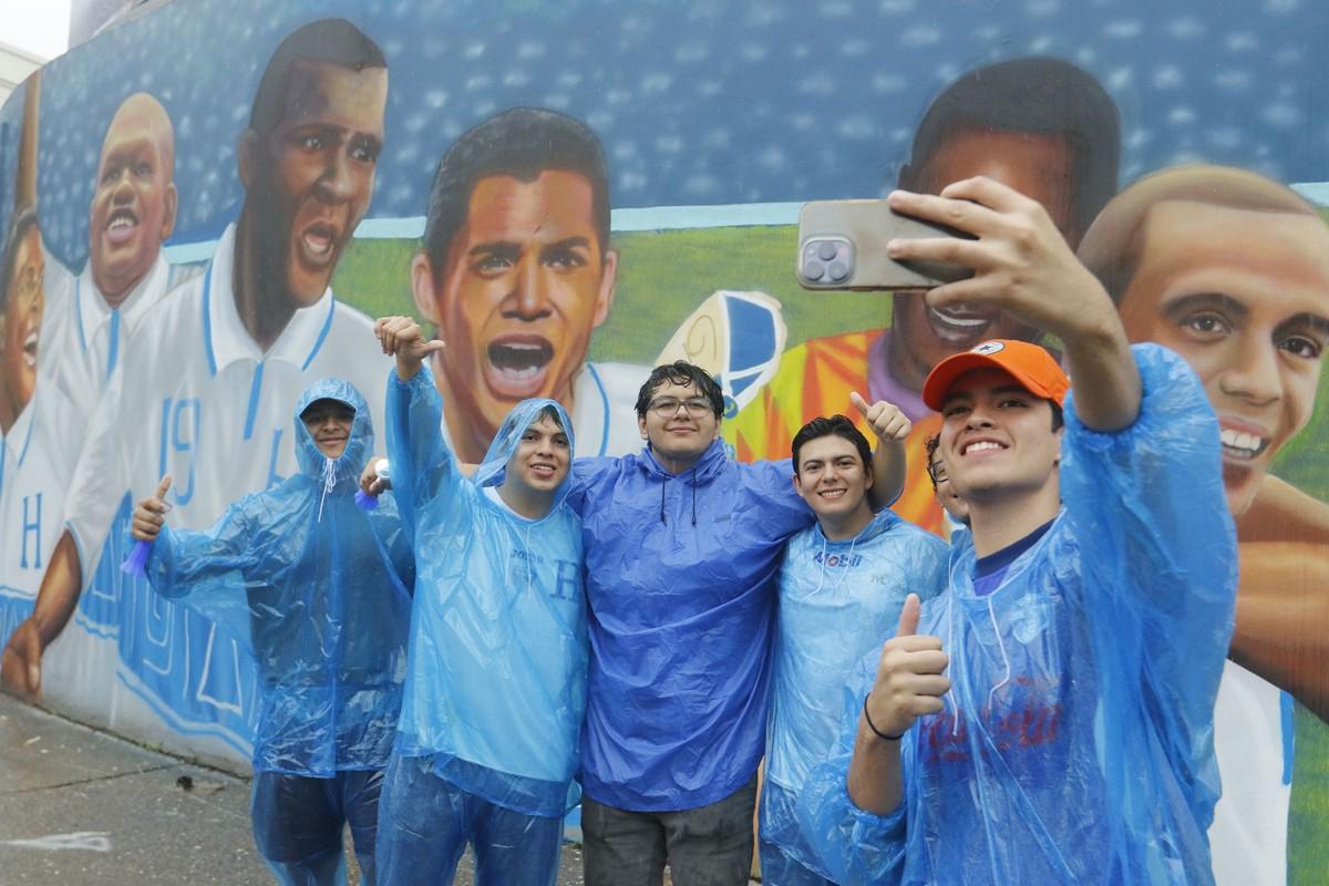 Los primeros aficionados ya están listos para el Honduras vs México