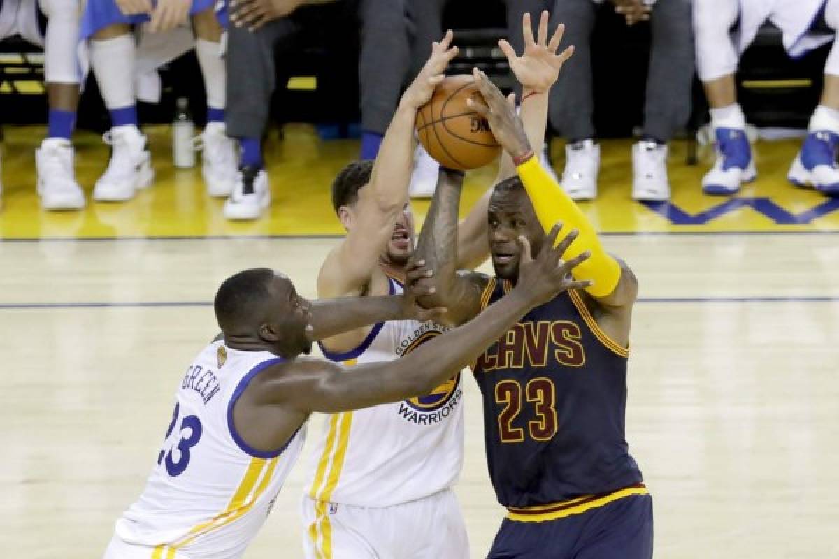 Los Warriors sacan músculo y ponen 2-0 la serie ante los Cavs