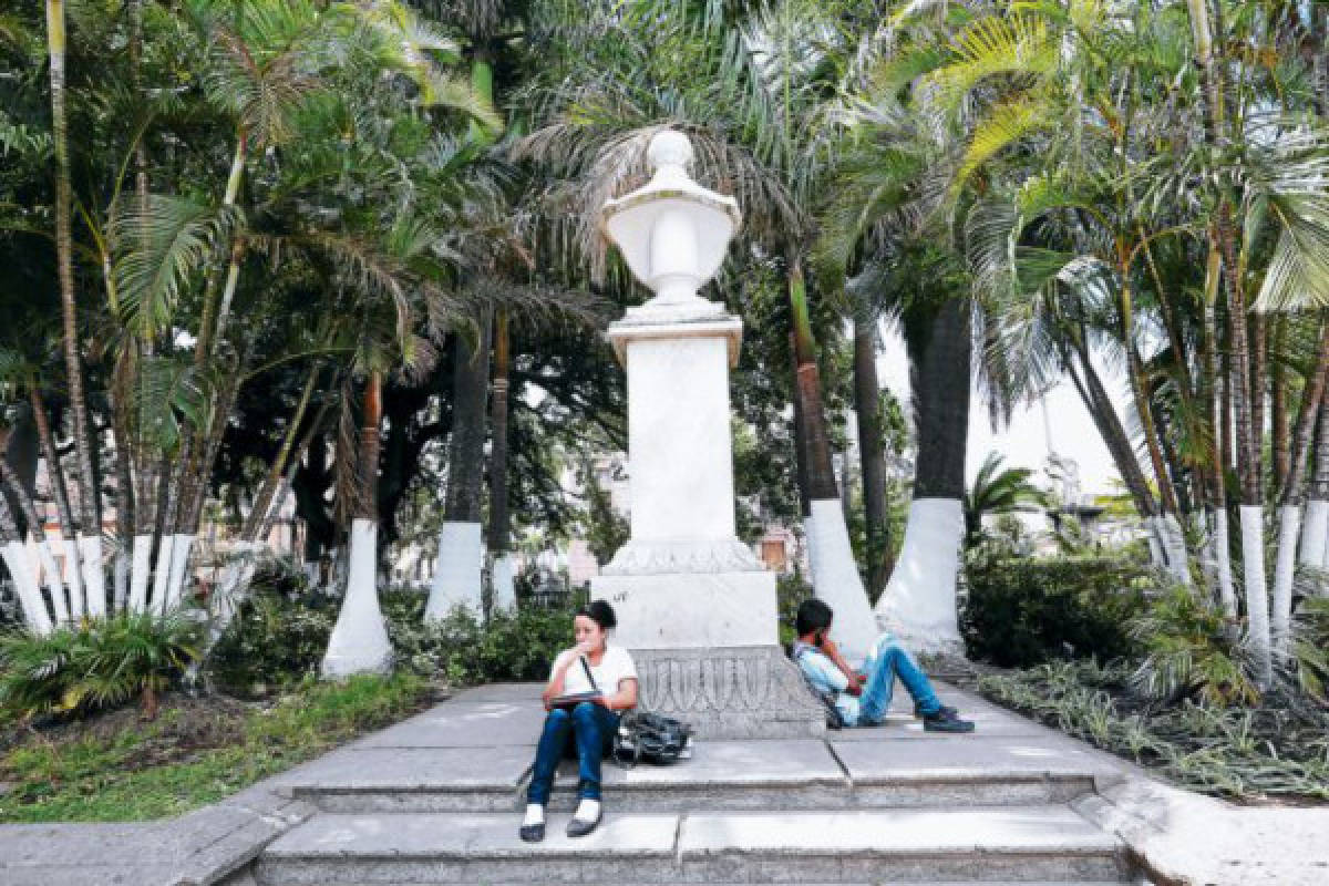 Parques de la capital de Honduras recobran vida