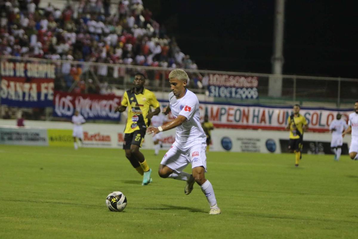 Olimpia bailó y goleó a Génesis en su debut en el Apertura; Bengtson cerca del récord