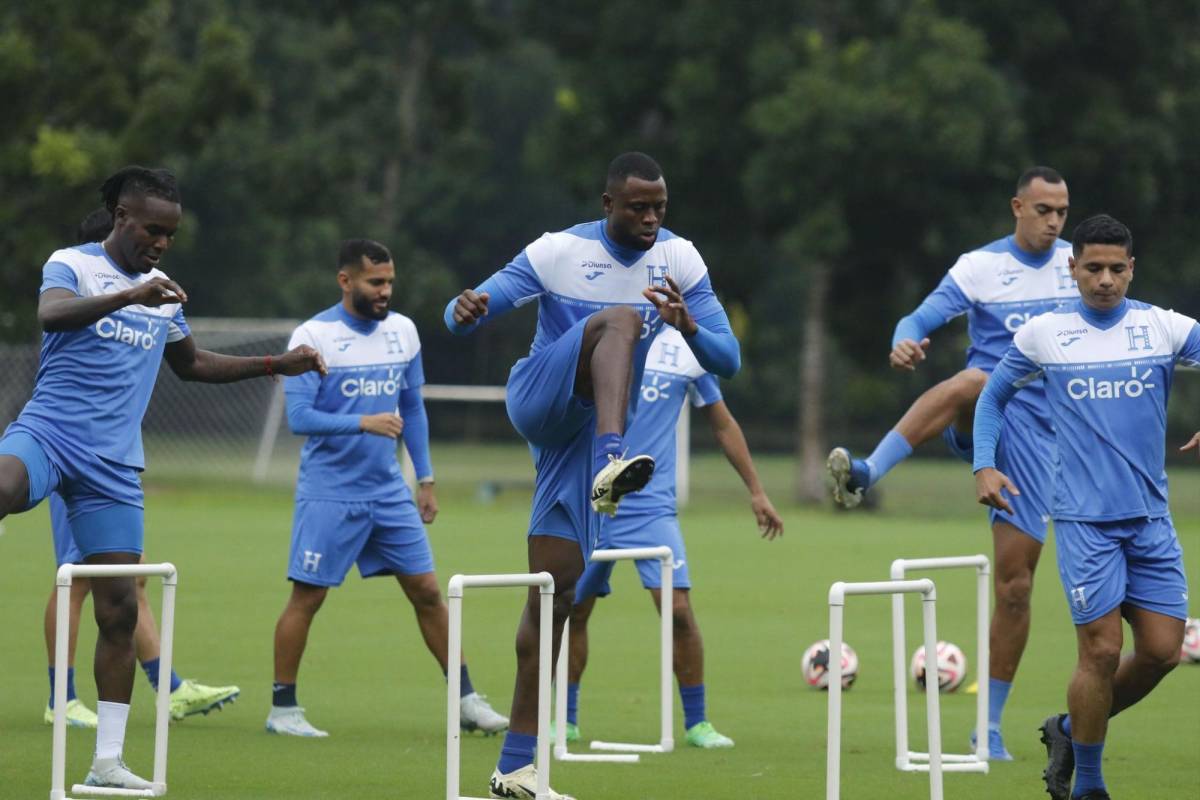 Por poco lo lesiona, sorpresa en entreno de Honduras y la broma a jugadores del Olimpia