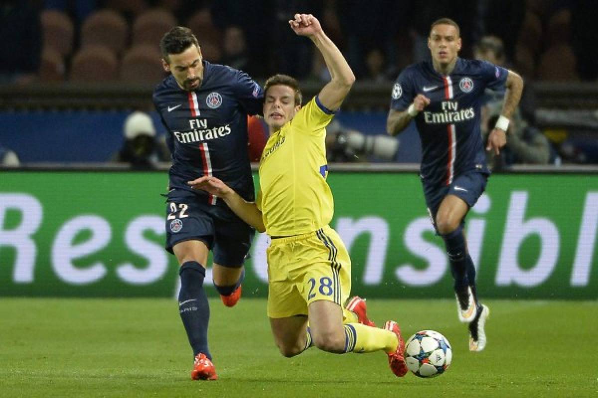 Cavani marca el gol del empate del París SG ante el Chelsea   