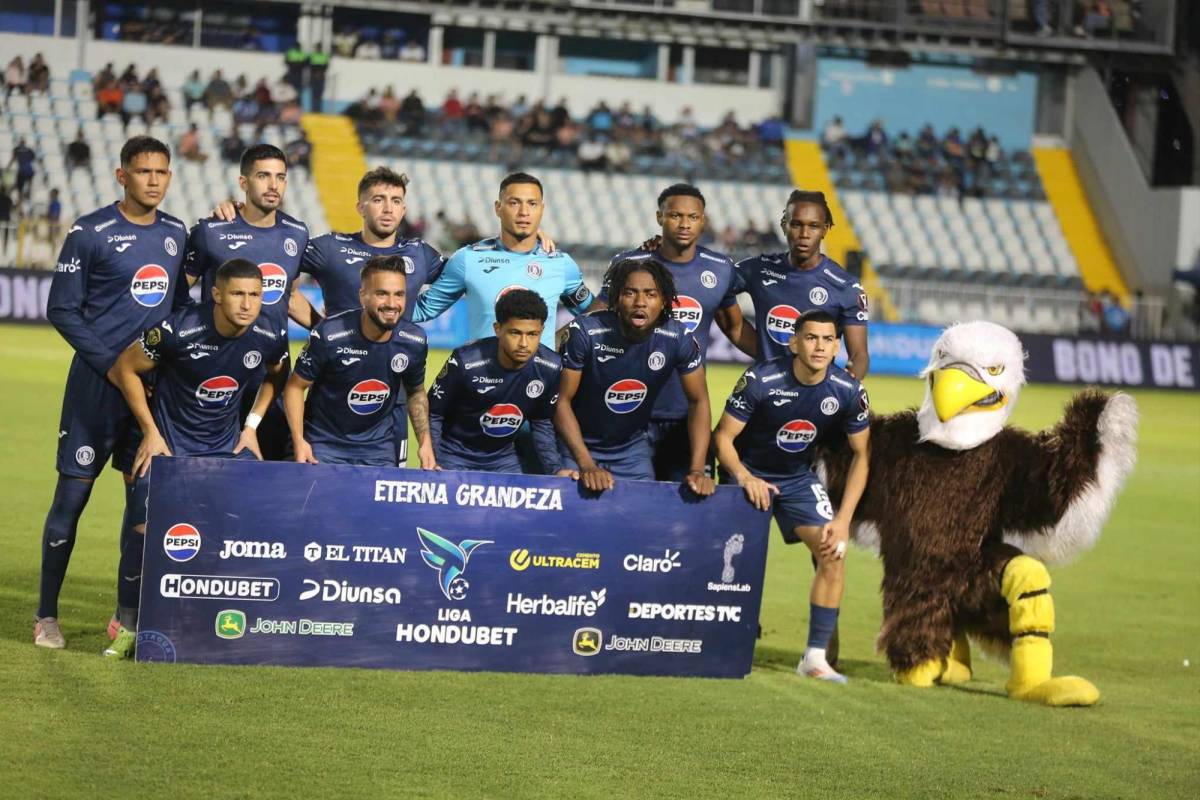 No se vio TV: Aficionado salta al campo para celebrar con Motagua y expulsión de Génesis