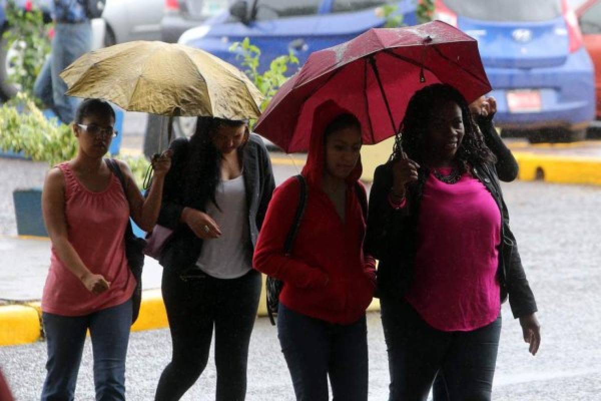 Onda tropical ingresará este miércoles a Honduras y dejará fuertes lluvias