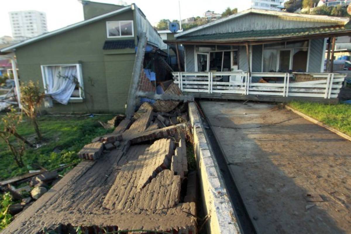 Chile vivió 'noche de pesadilla' con sismo que dejó ocho muertos