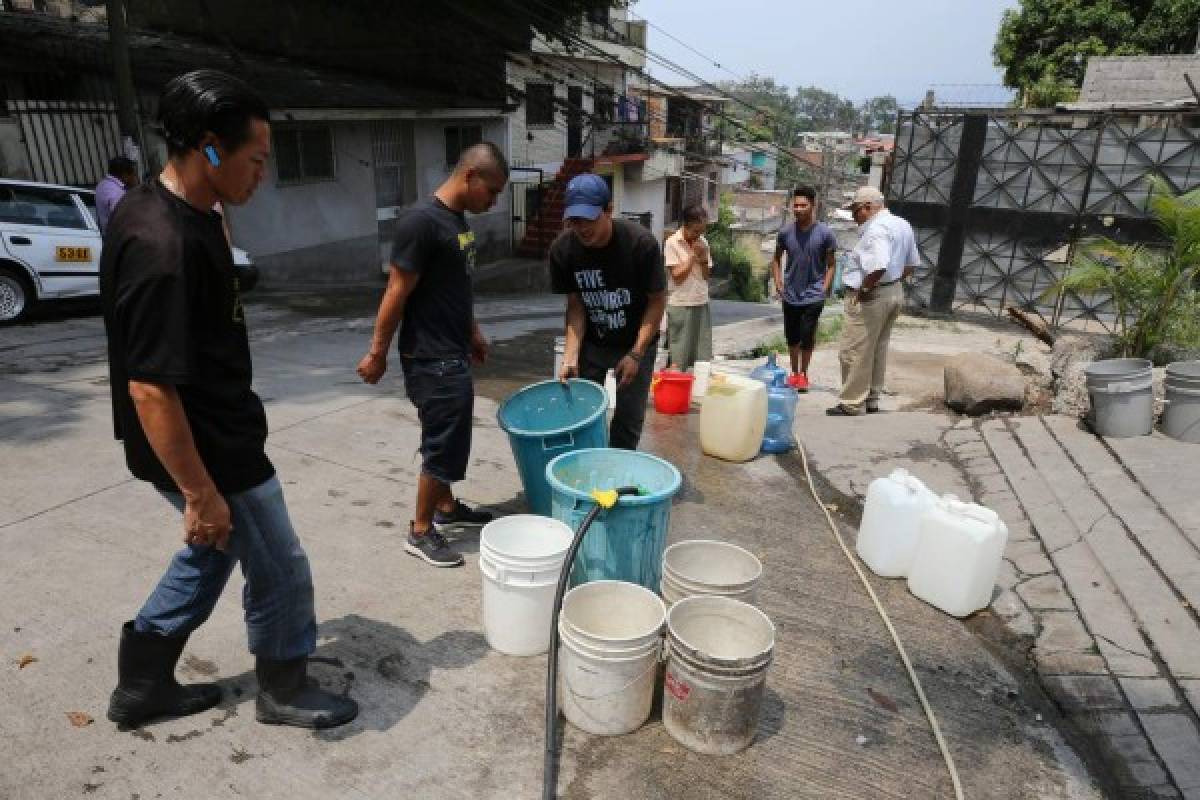 Unos 50 mil abonados se abastecen de agua de dos vertientes naturales en la capital de Honduras