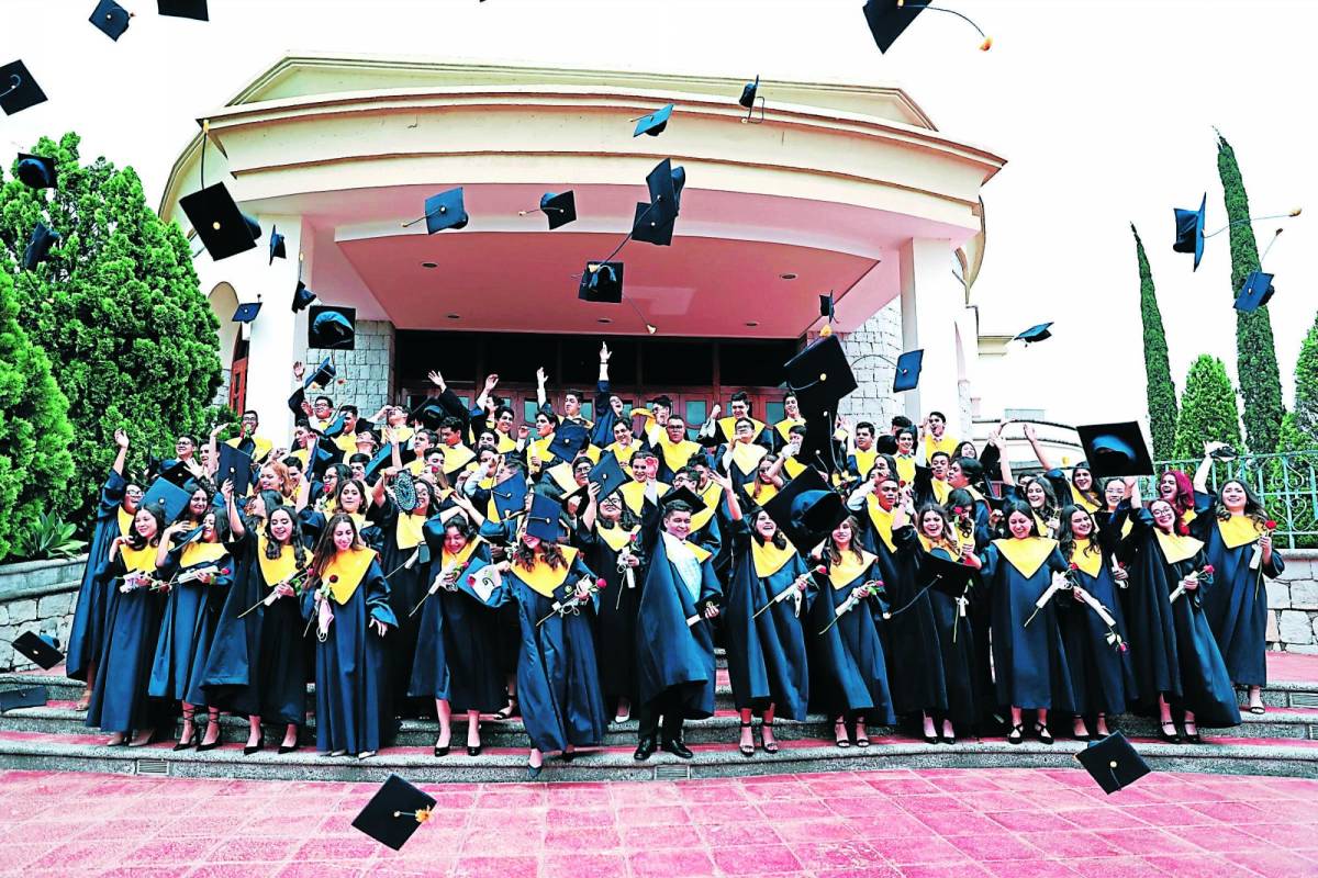 Solemnes actos de graduación de La Estancia School