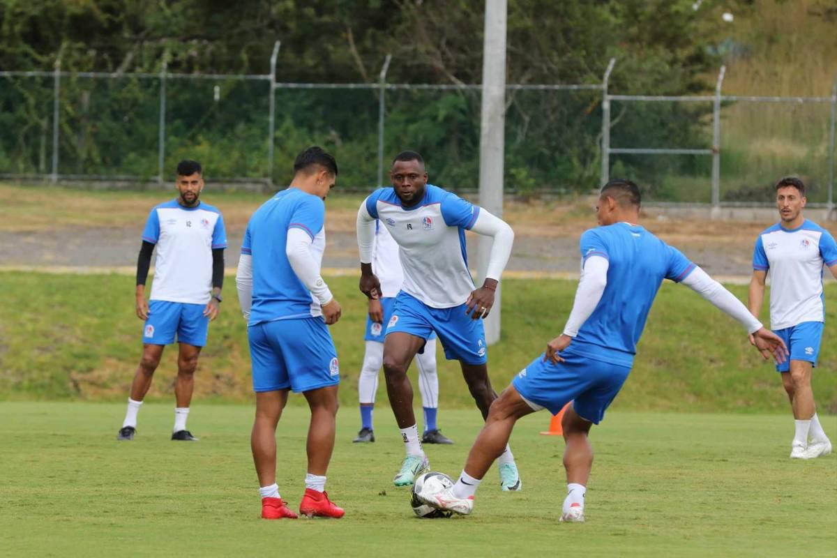 Troglio sorprende y se gana los aplausos en entreno de Olimpia antes de enfrentar al Olancho FC