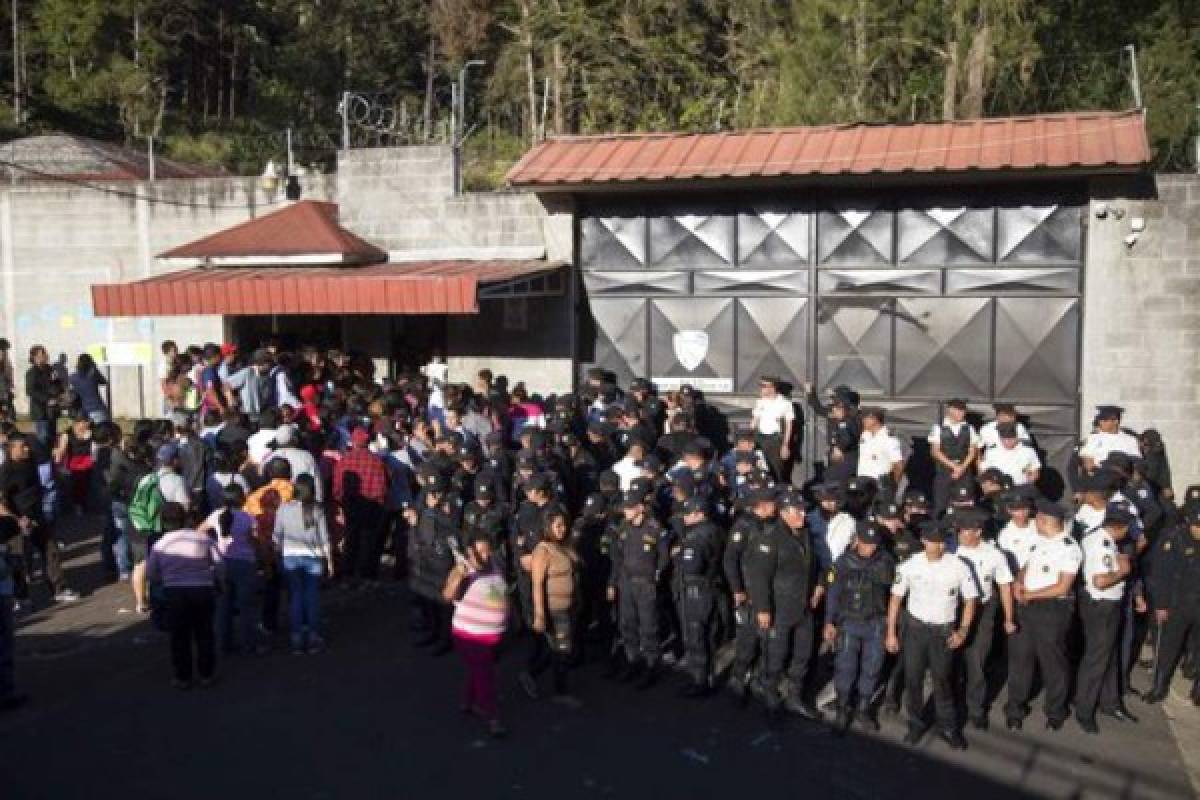 Fiscalía imputa a tres funcionarios por mortal incendio en Guatemala