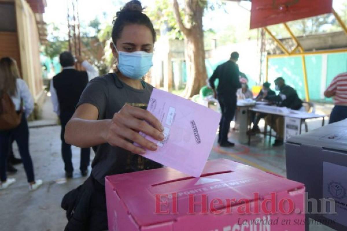 Poca afluencia de jóvenes en las elecciones primarias 2021 (FOTOS)