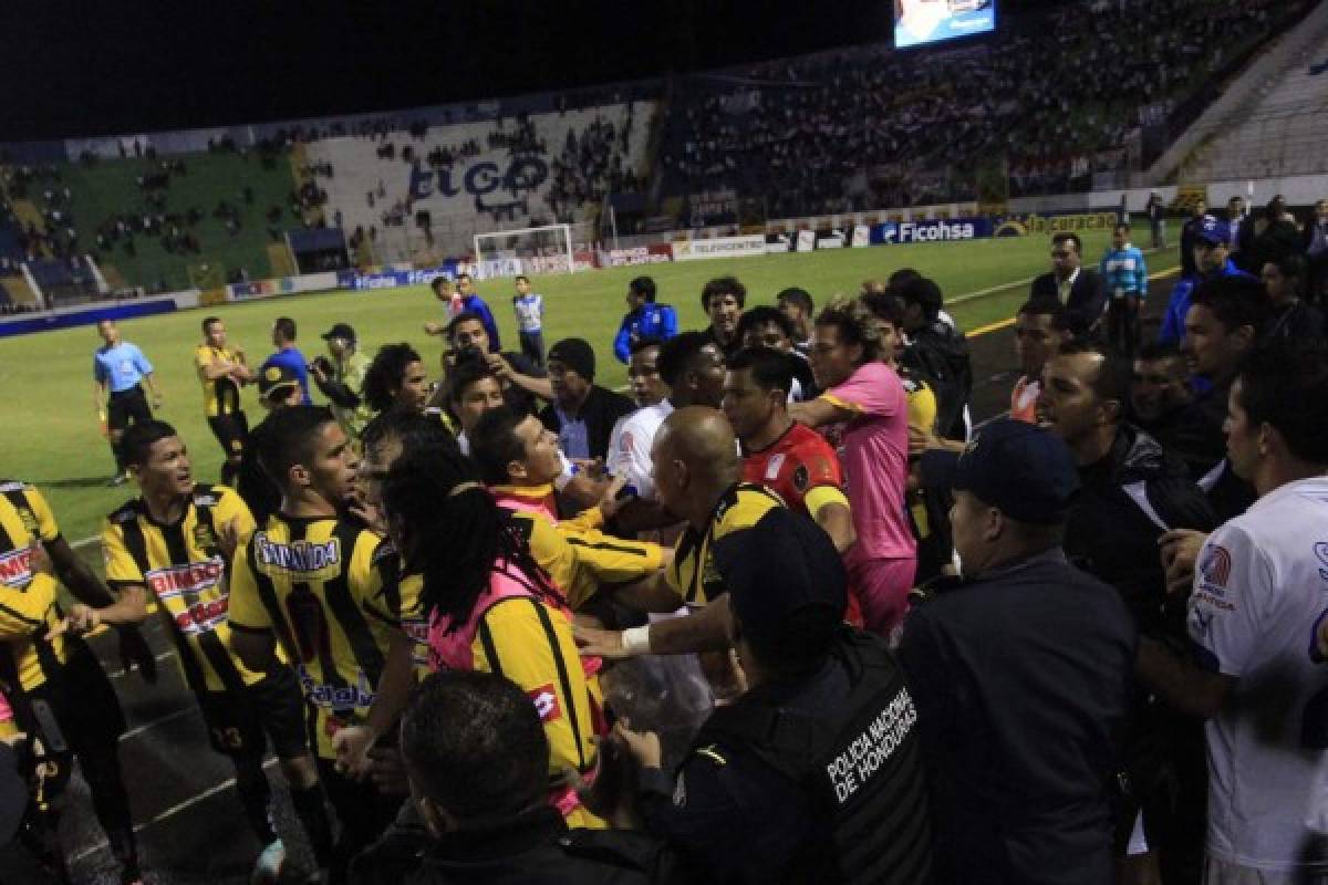 VIDEO: El zafarrancho entre jugadores de Olimpia y Real España