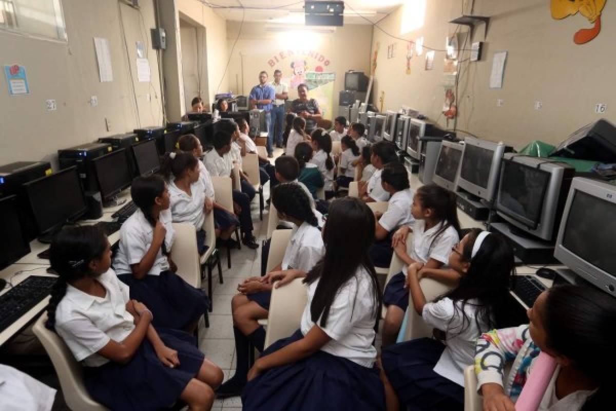 Niños comprometidos con concurso escolar ambiental