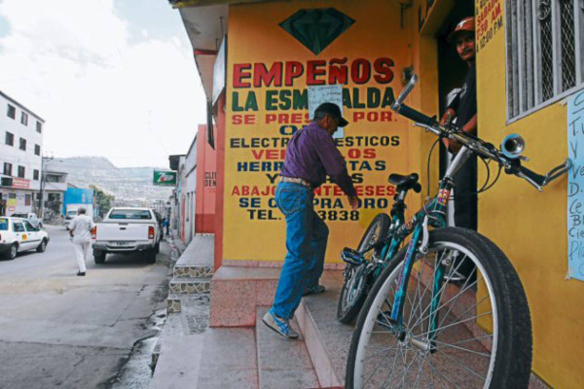 Capitalinos comienzan a invadir las casas de empeÃ±o