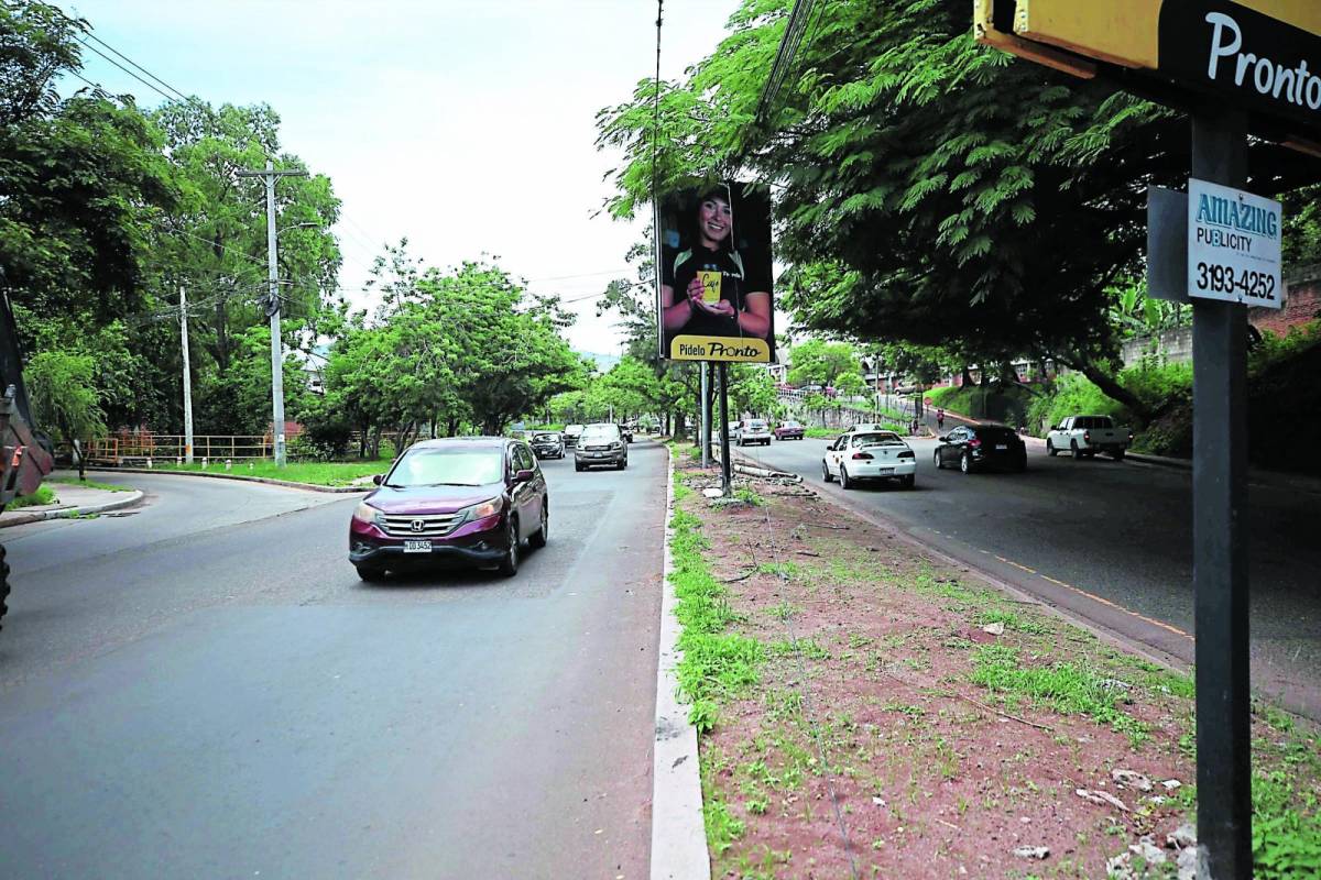 Más proyectos viales en pausa para dar prioridad a bacheos en las calles