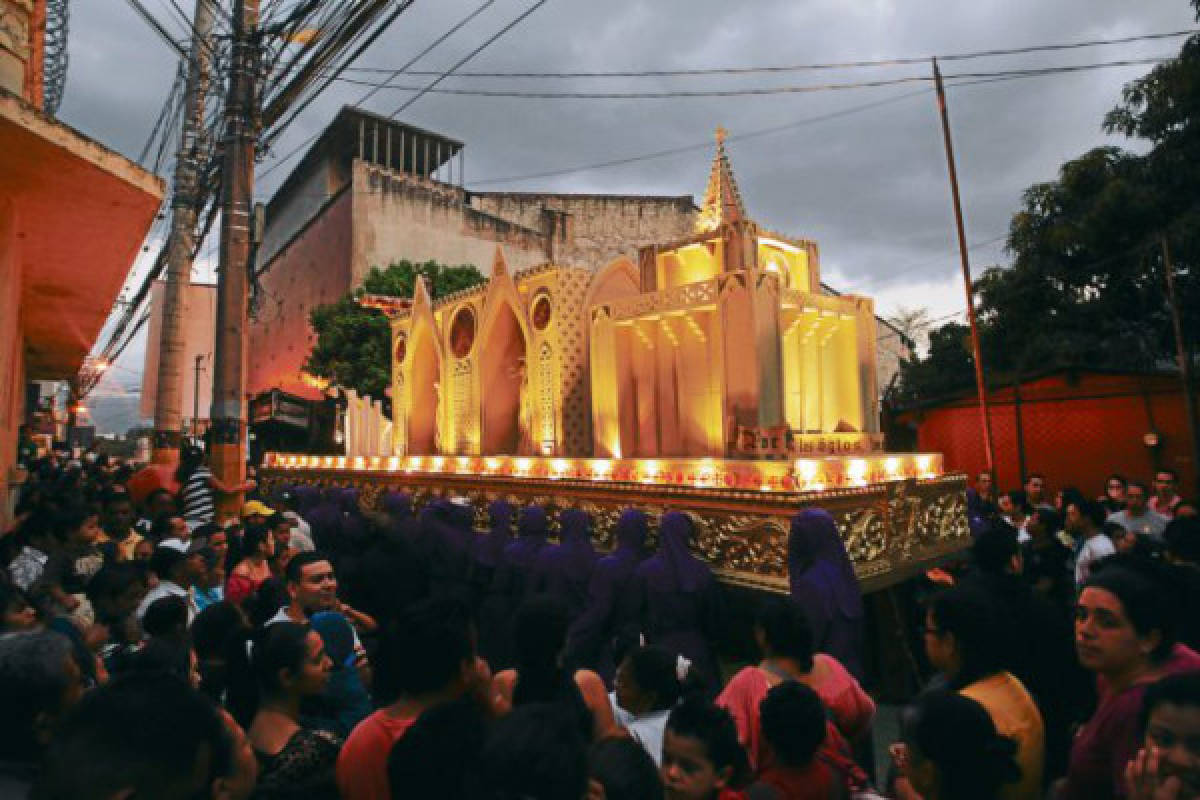 Unidos por la fe en el Santo Entierro