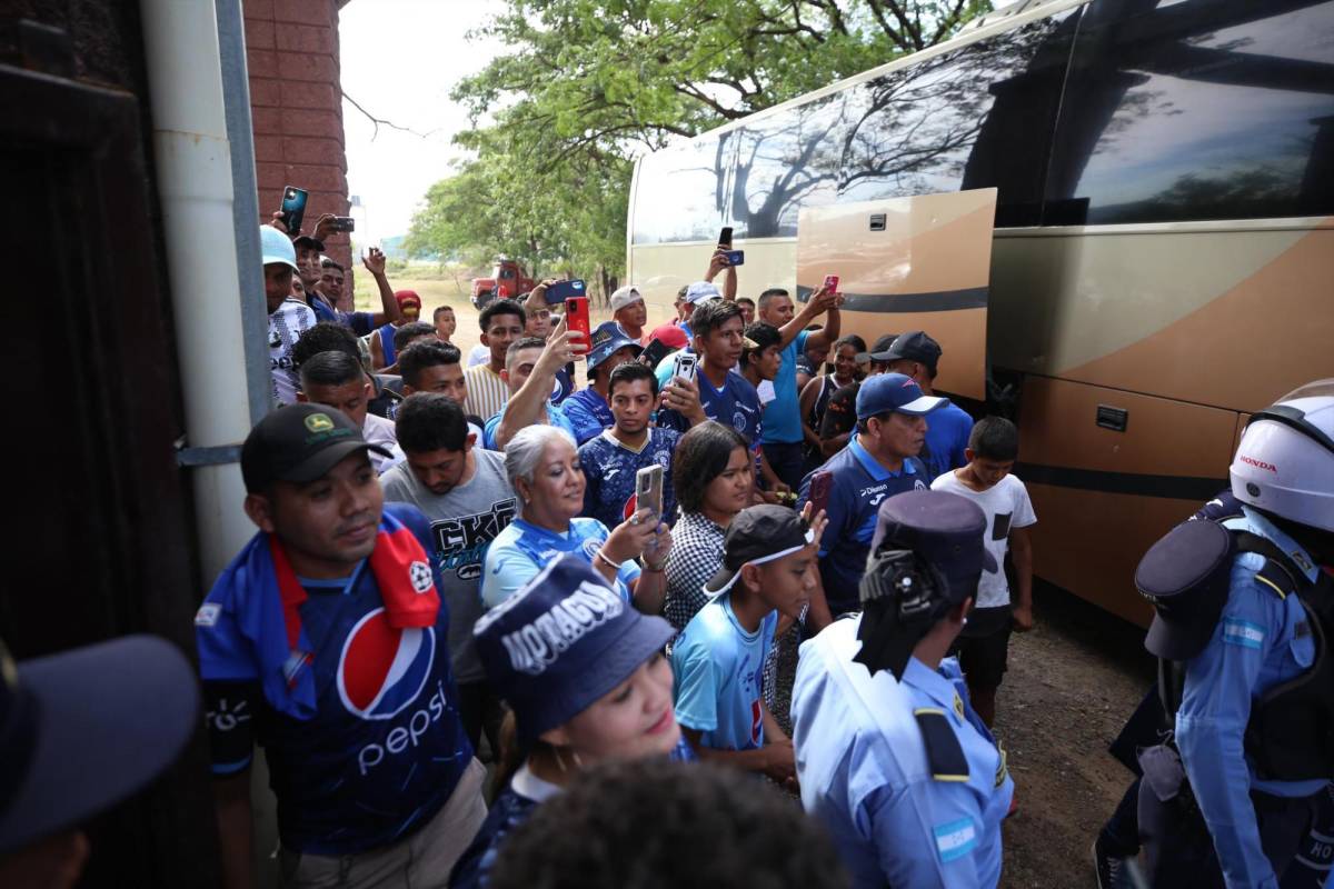 Auzmendi anota un doblete y Motagua gana 2-0 a Lobos UPNFM