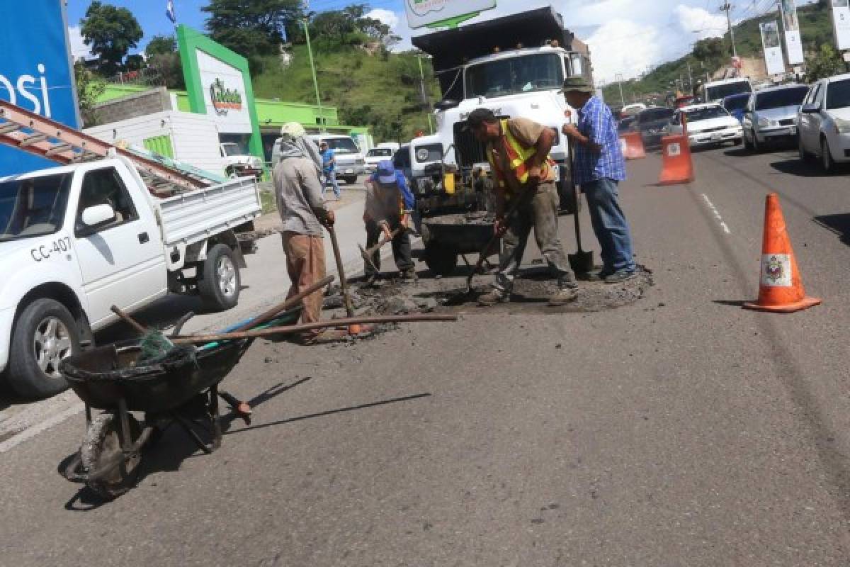 Con bacheo del anillo periférico garantizan seguridad de ciclistas