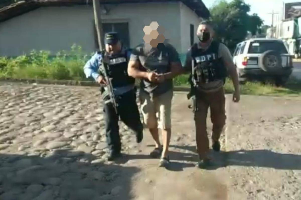 Capturan a sujeto con dos chalecos antibalas de uso policial en Nacaome