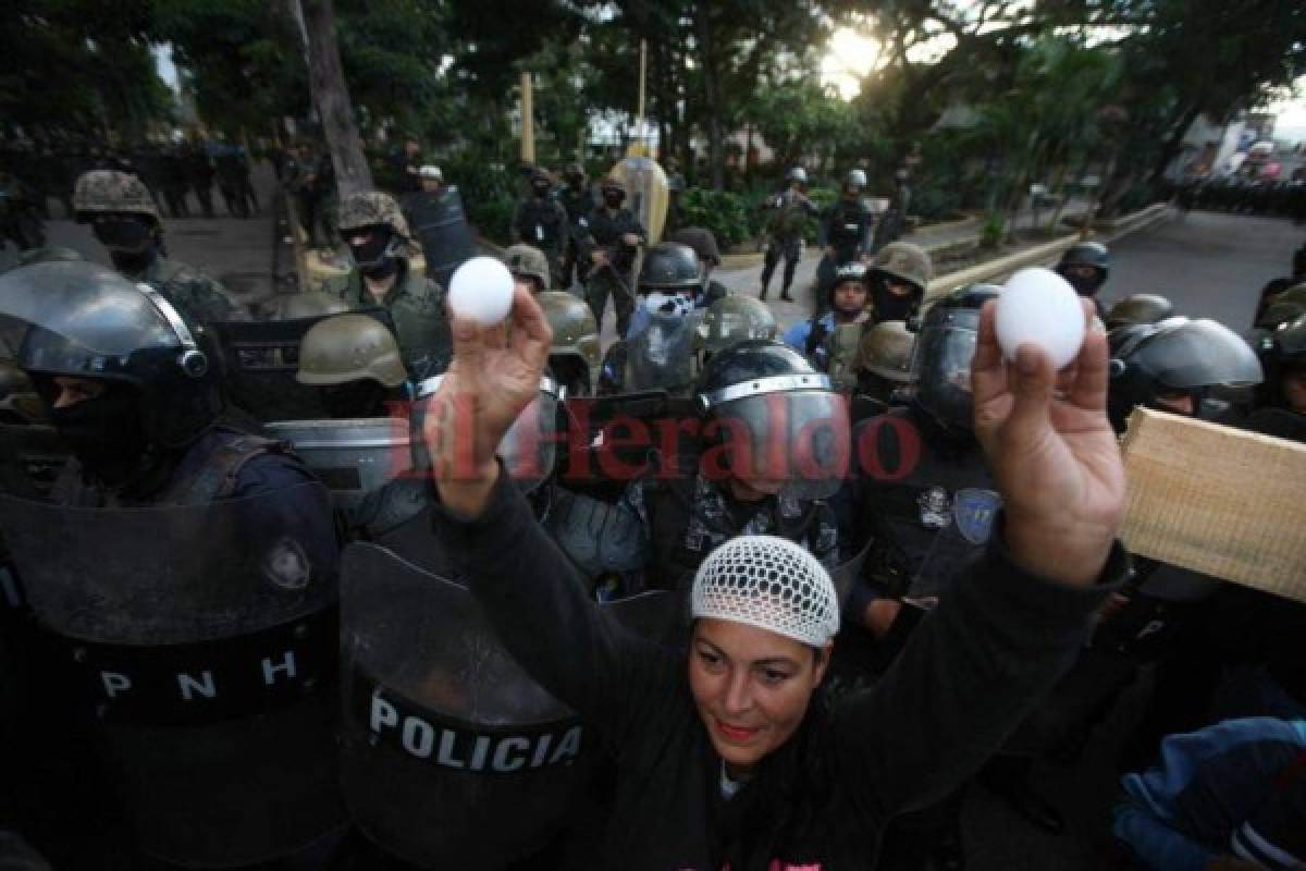 Manuel Zelaya pide a las Fuerzas Armadas reivindicarse con Honduras