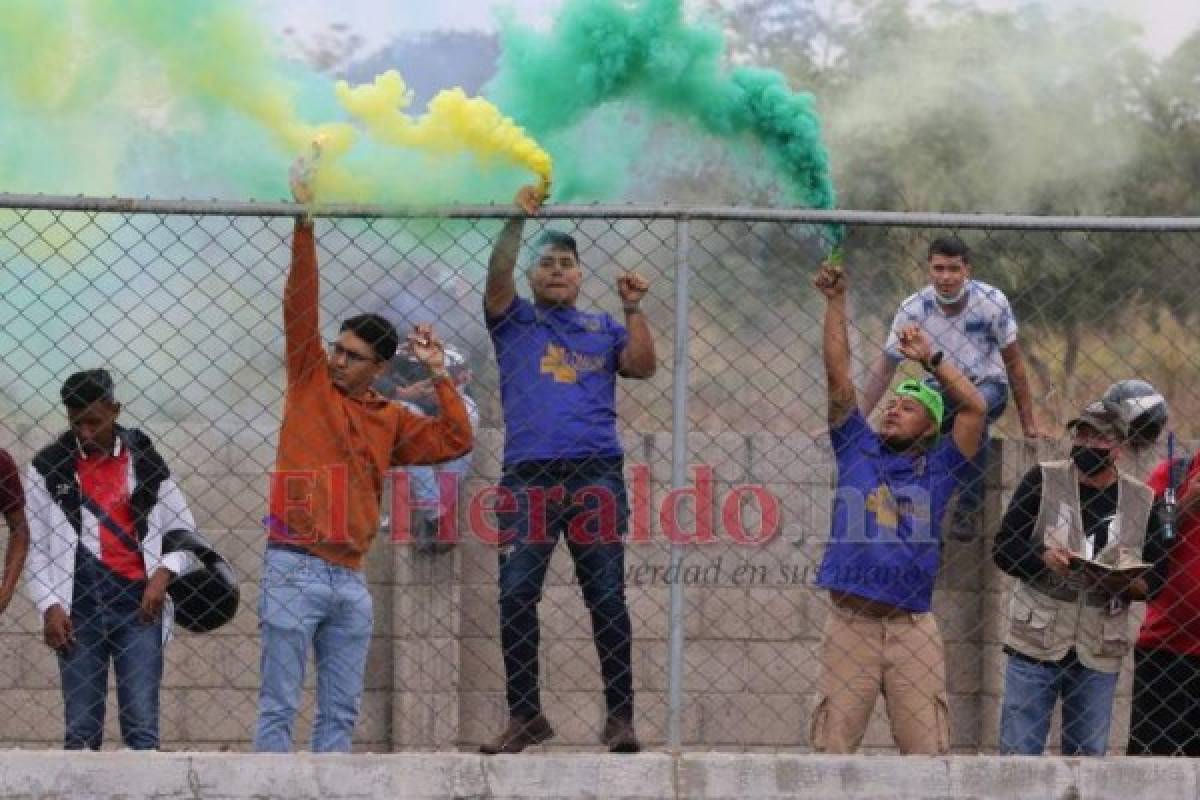 Los aficionados disfrutaron el juego. Foto: David Romero| EL HERALDO