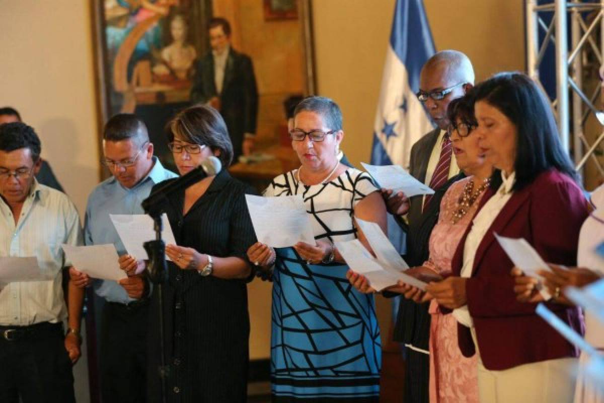 Honduras: Rinden homenaje a los maestros y maestras del país