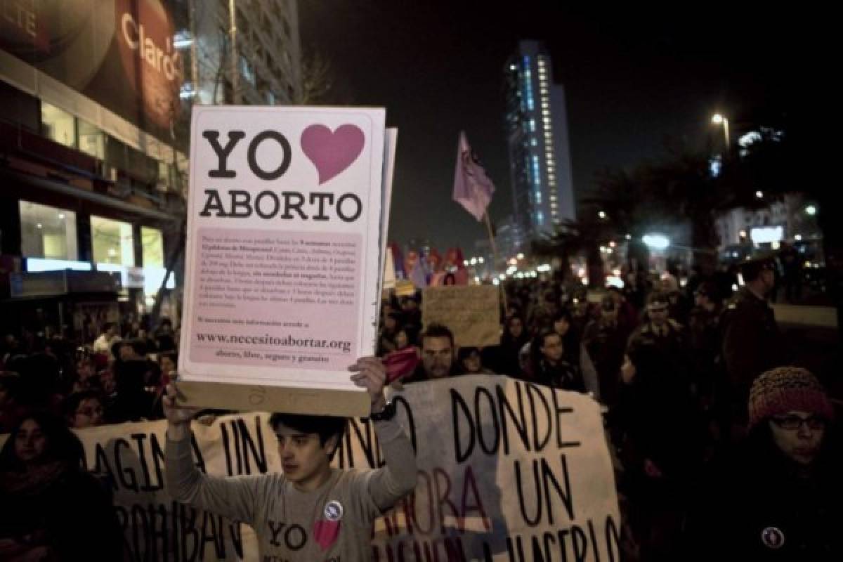 Diputados chilenos aprueban aborto por tres causales