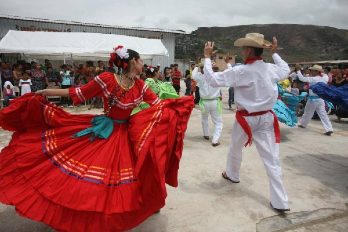 Cierran feria con muestra tradicional