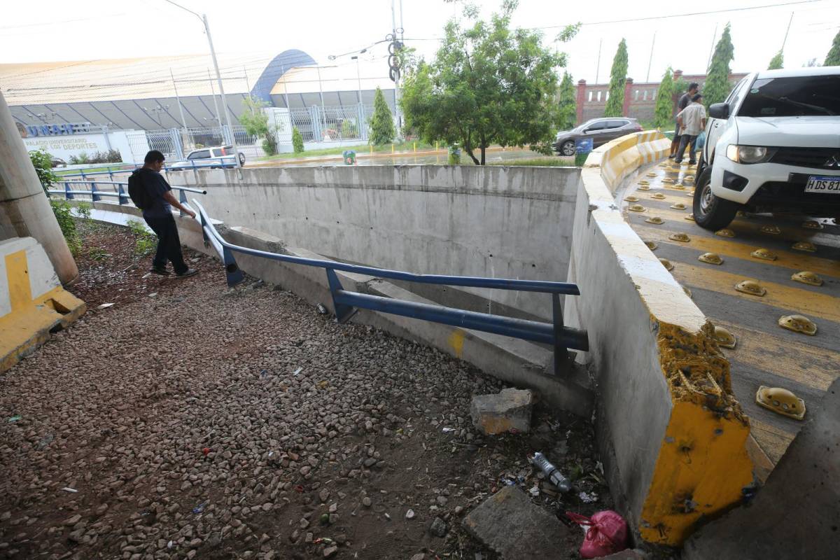 Bus rapidito solo había recorrido 250 metros antes de accidentarse en el bulevar Suyapa