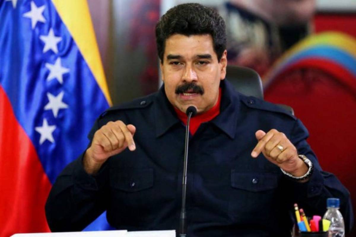 Presidente venezolano Nicolás Maduro cree que existen cinco puntos cardinales