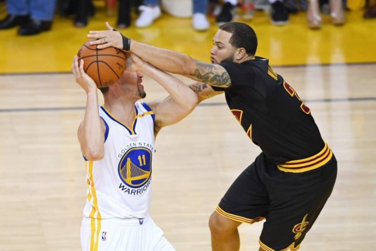 Warriors vencen a Cavaliers y se titulan campeones en la NBA por segunda vez en tres años